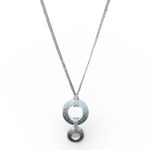 ⚡️Like-New⚡️Lia Sophia “Breathe” Hammered Circle Necklace